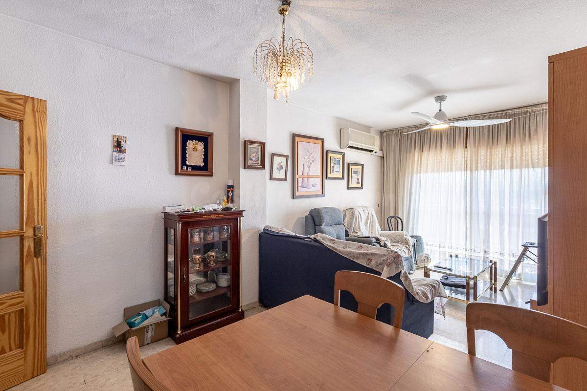 Traumatología (zona). Piso 4 dormitorios, 2 baños. Calefacci - foto 3