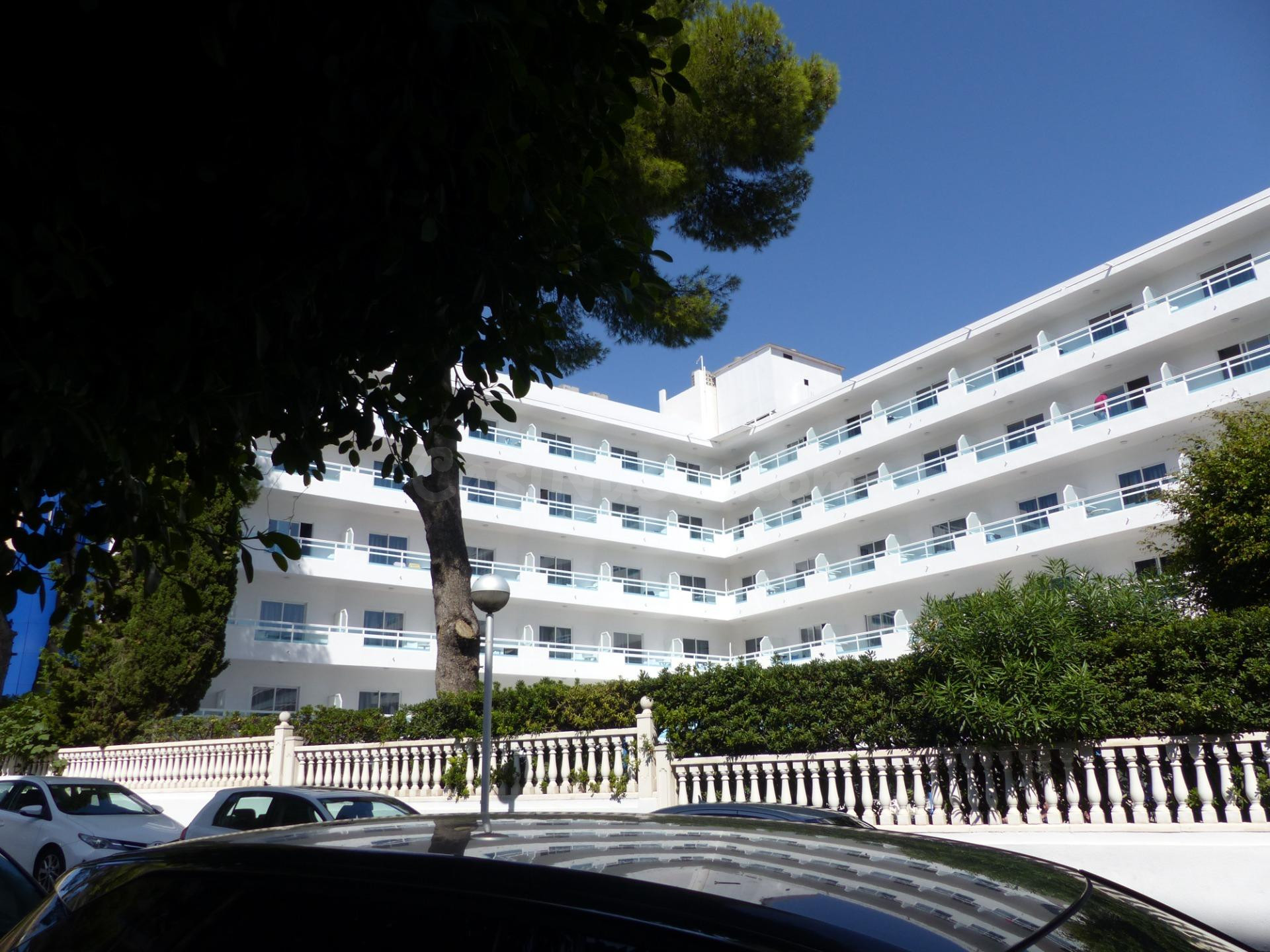 Local comercial con trastienda en venta en Salou - foto 4