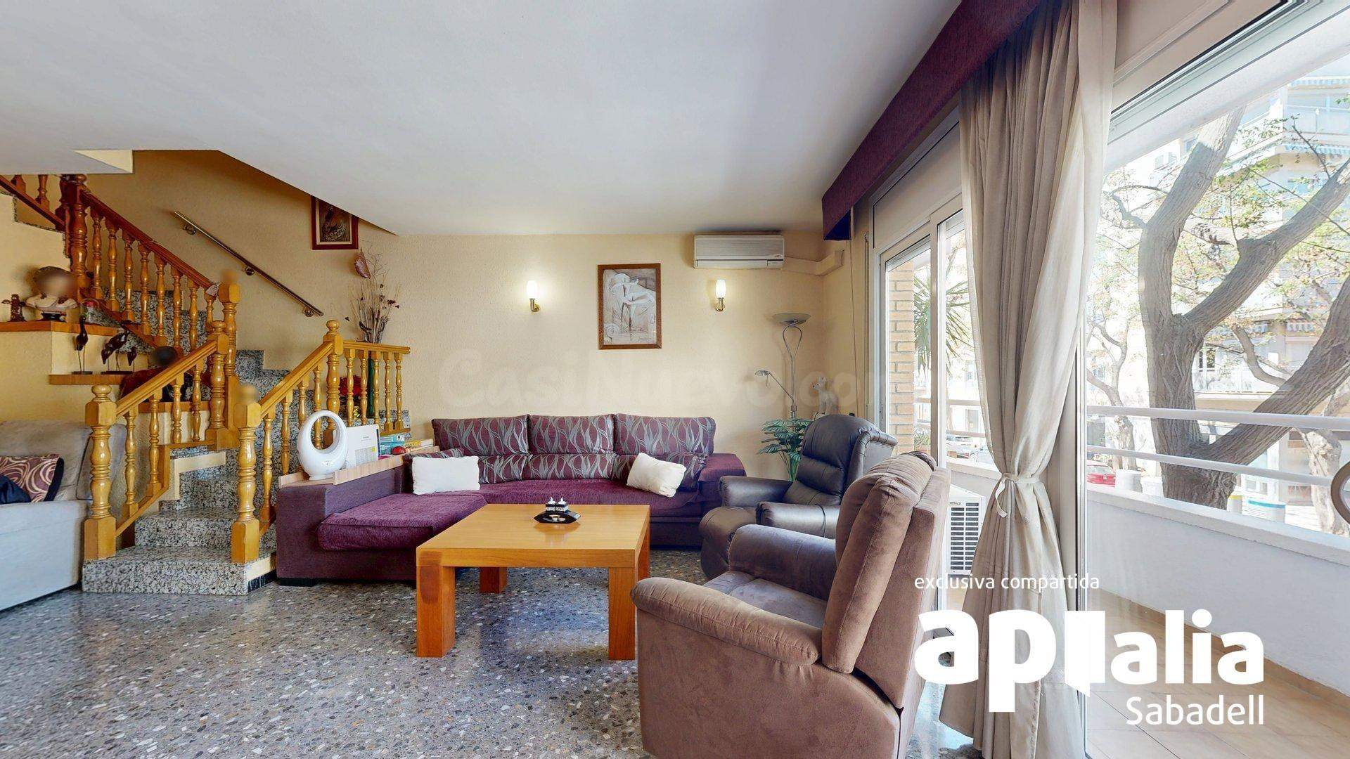 CASA ADOSADA UNIFAMILIAR EN BARBERÀ DEL VALLÈS - foto 2