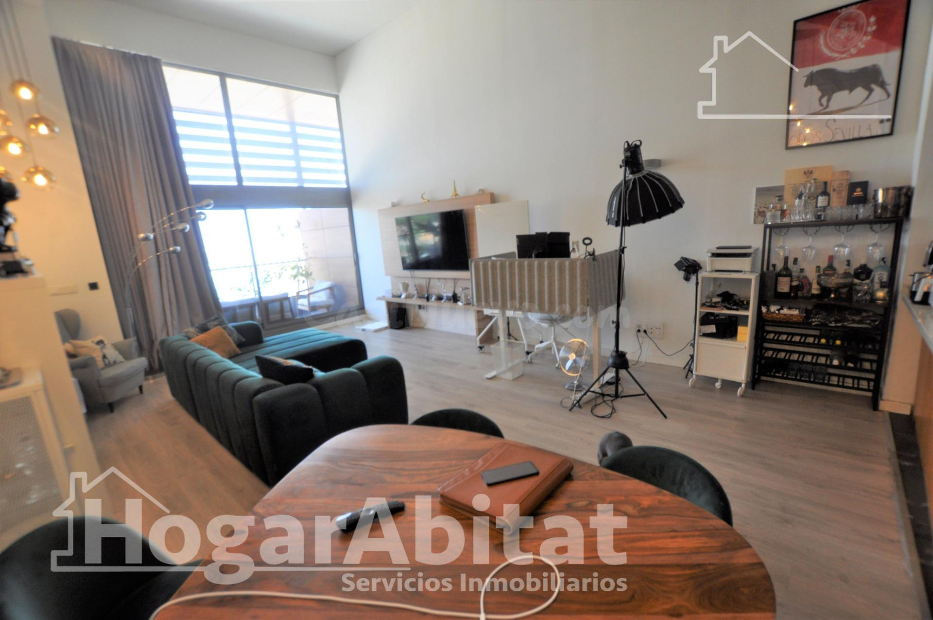 GRAN ÁTICO SEMINUEVO EN RESIDENCIAL CON GARAJE Y PISCINA - foto 2