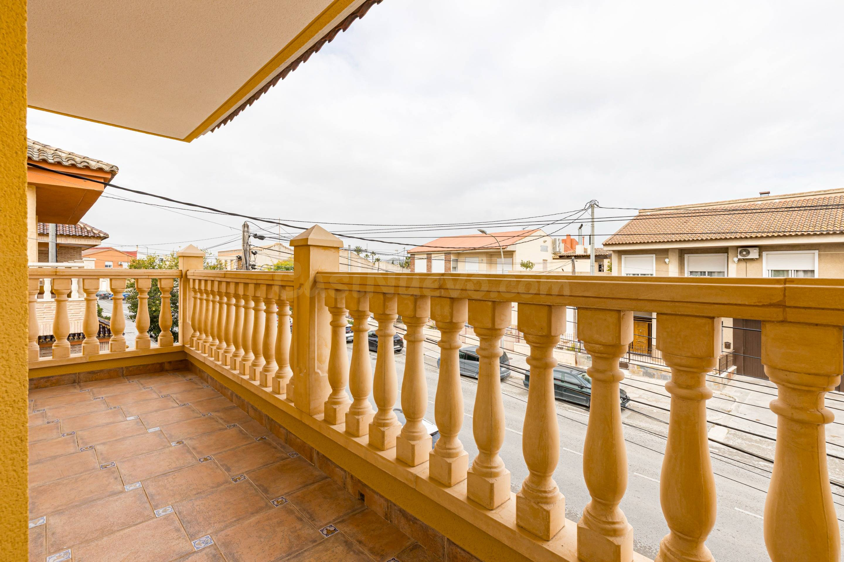 Vivienda amplia en El Raal con garaje, placa solar y excelen