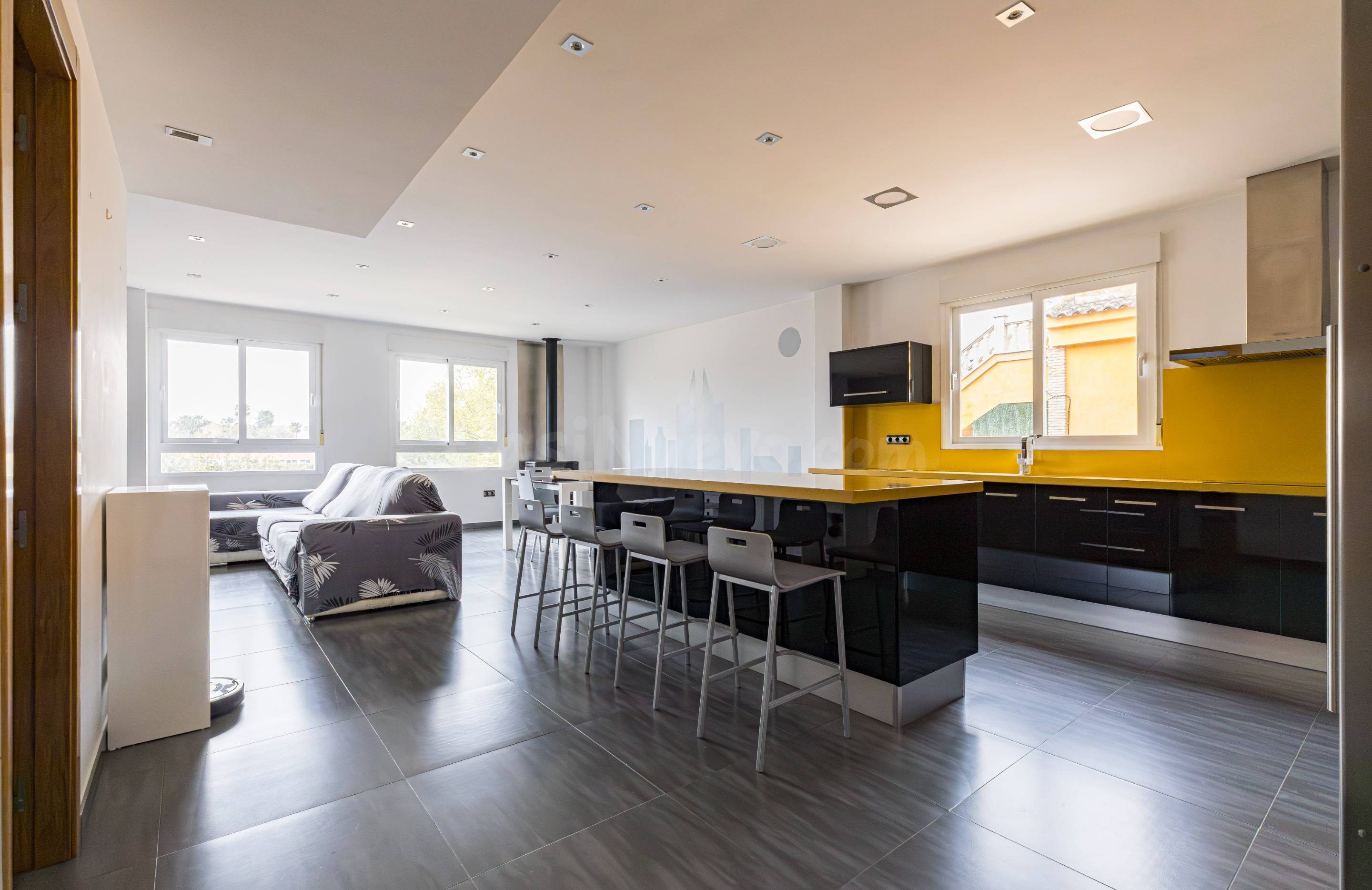 Vivienda amplia en El Raal con garaje, placa solar y excelen - foto 4