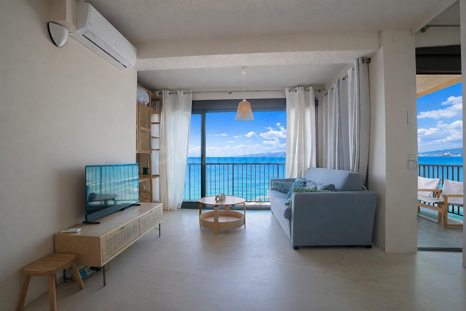Apartamento en primera linea de mar, con licencia turistica
