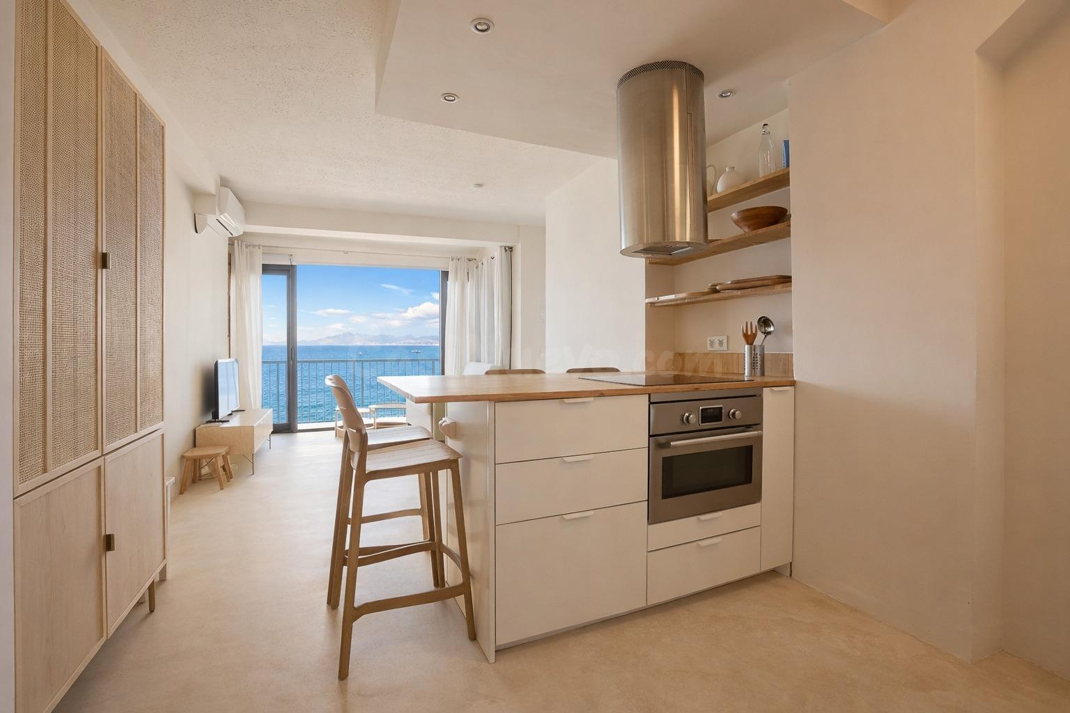 Apartamento en primera linea de mar, con licencia turistica - foto 3