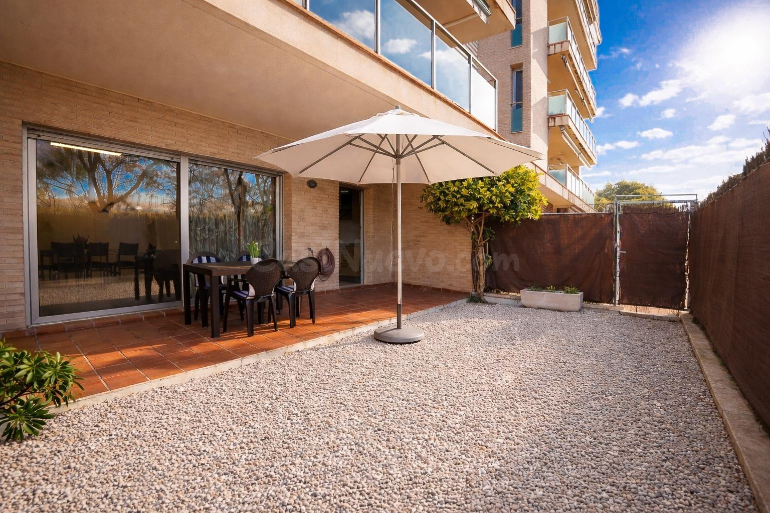 Vivienda exclusiva en Barenys: 2 terrazas, piscina y parking