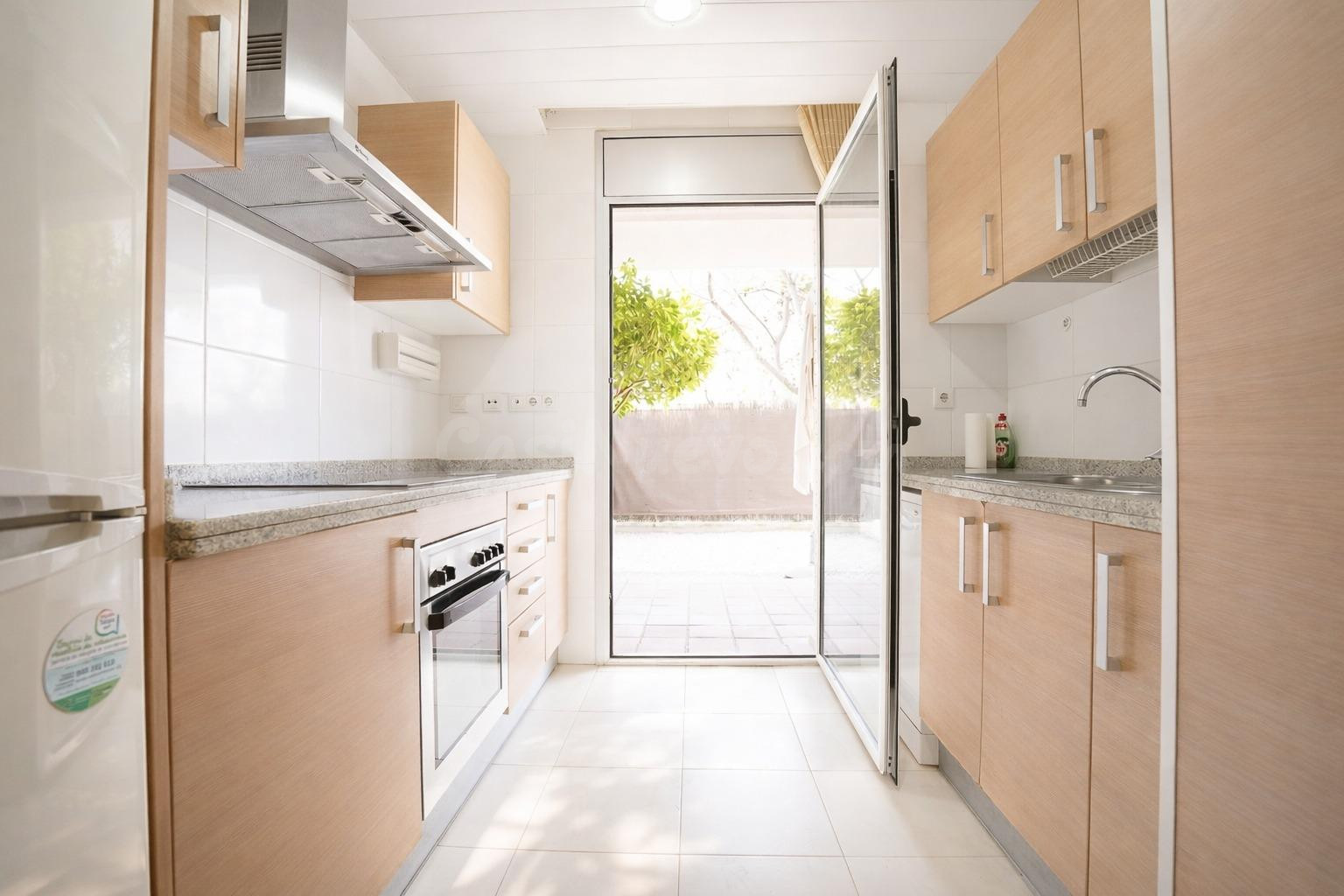 Vivienda exclusiva en Barenys: 2 terrazas, piscina y parking - foto 5