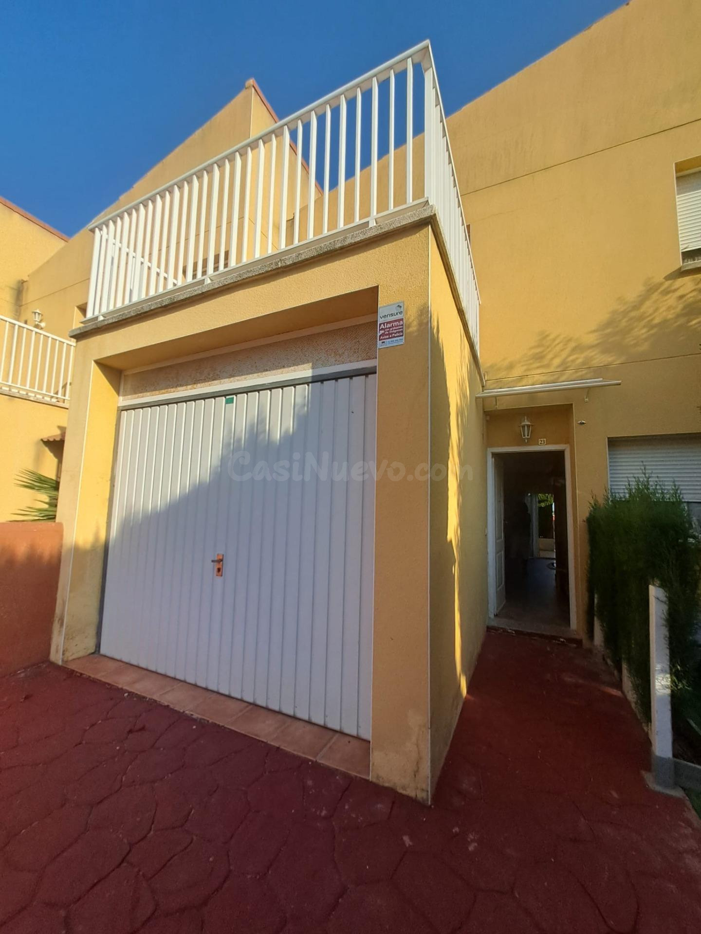 Venta de chalet adosado en Centro Miami - foto 3