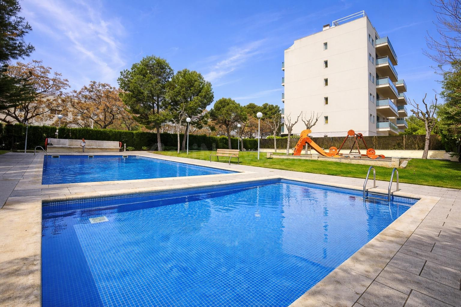Vivienda exclusiva en Barenys piscina y parking - foto 3
