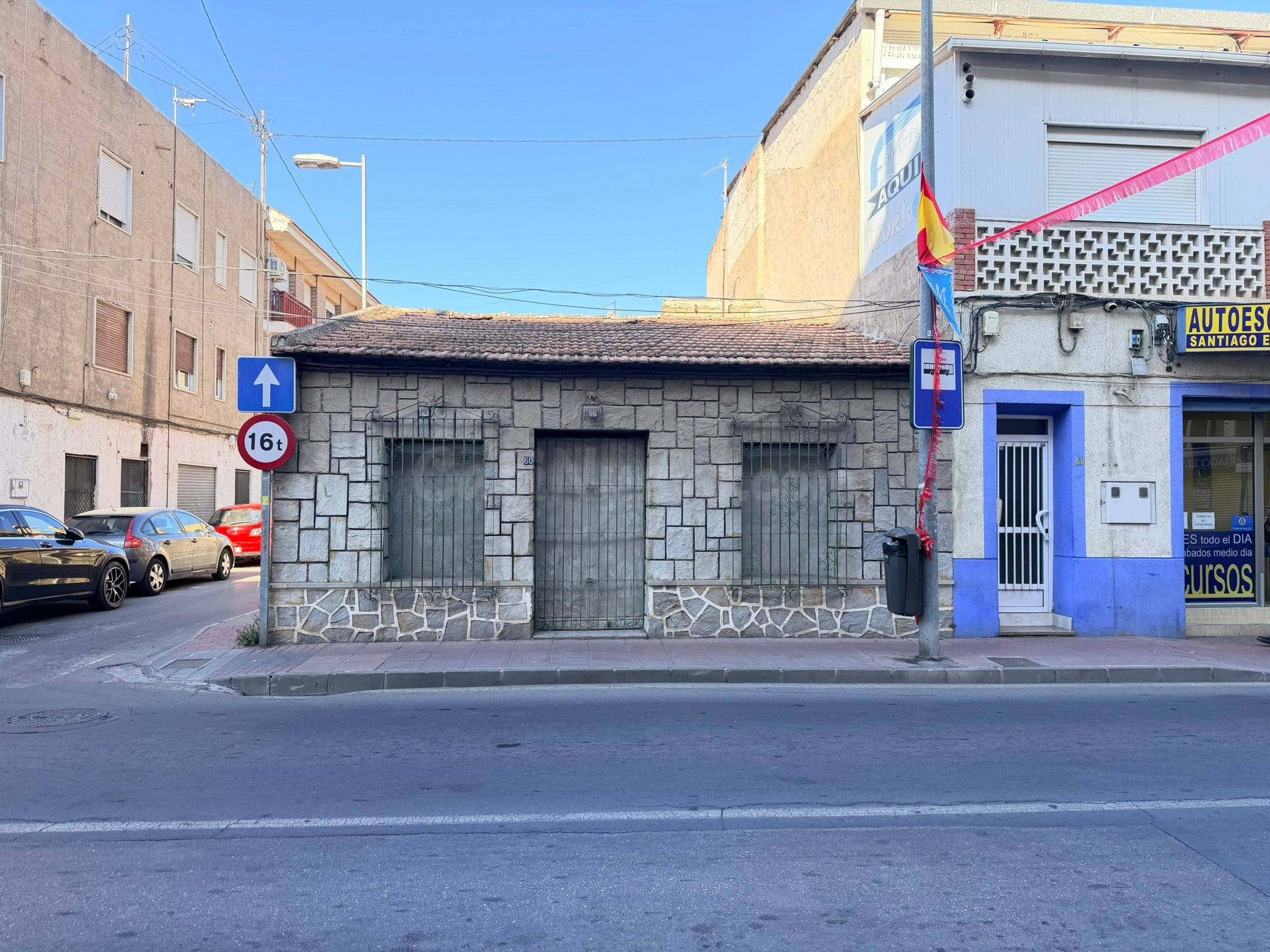 Casa con parcela anexa incluida – Gran oportunidad de invers - foto 2