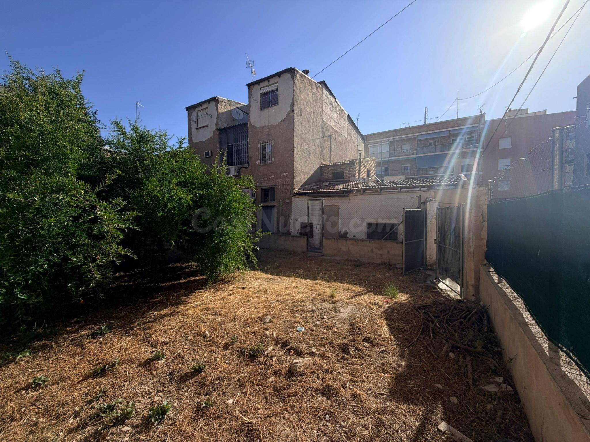 Casa con parcela anexa incluida – Gran oportunidad de invers - foto 3