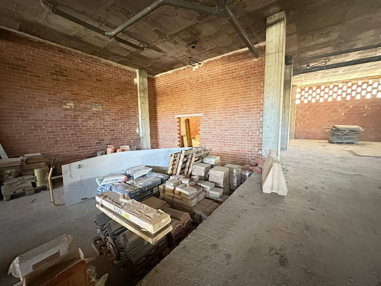 Local comercial de 431m2 en alquiler. - foto 5