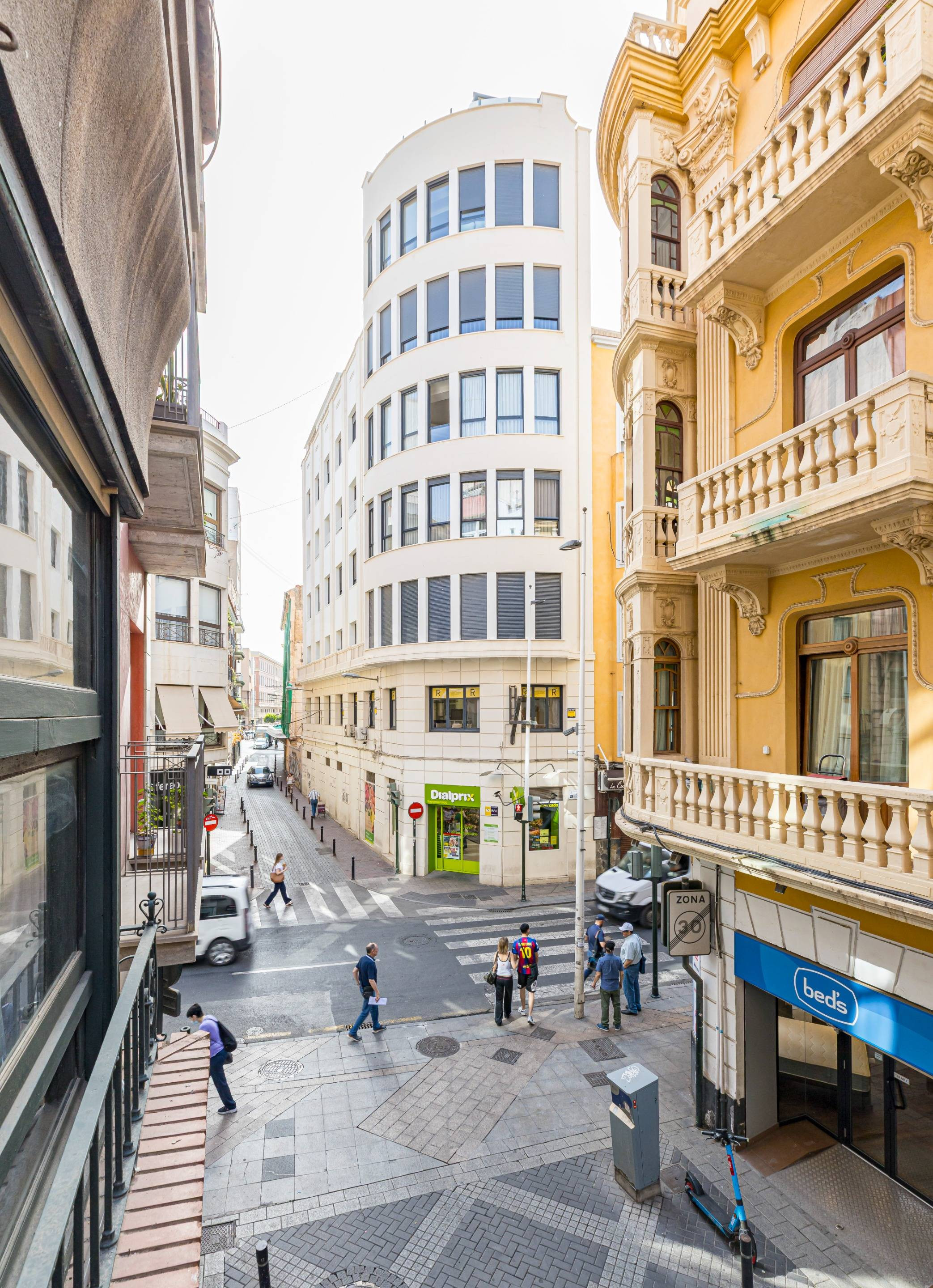 Exclusiva vivienda en Andrés Baquero con licencia turística - foto 2