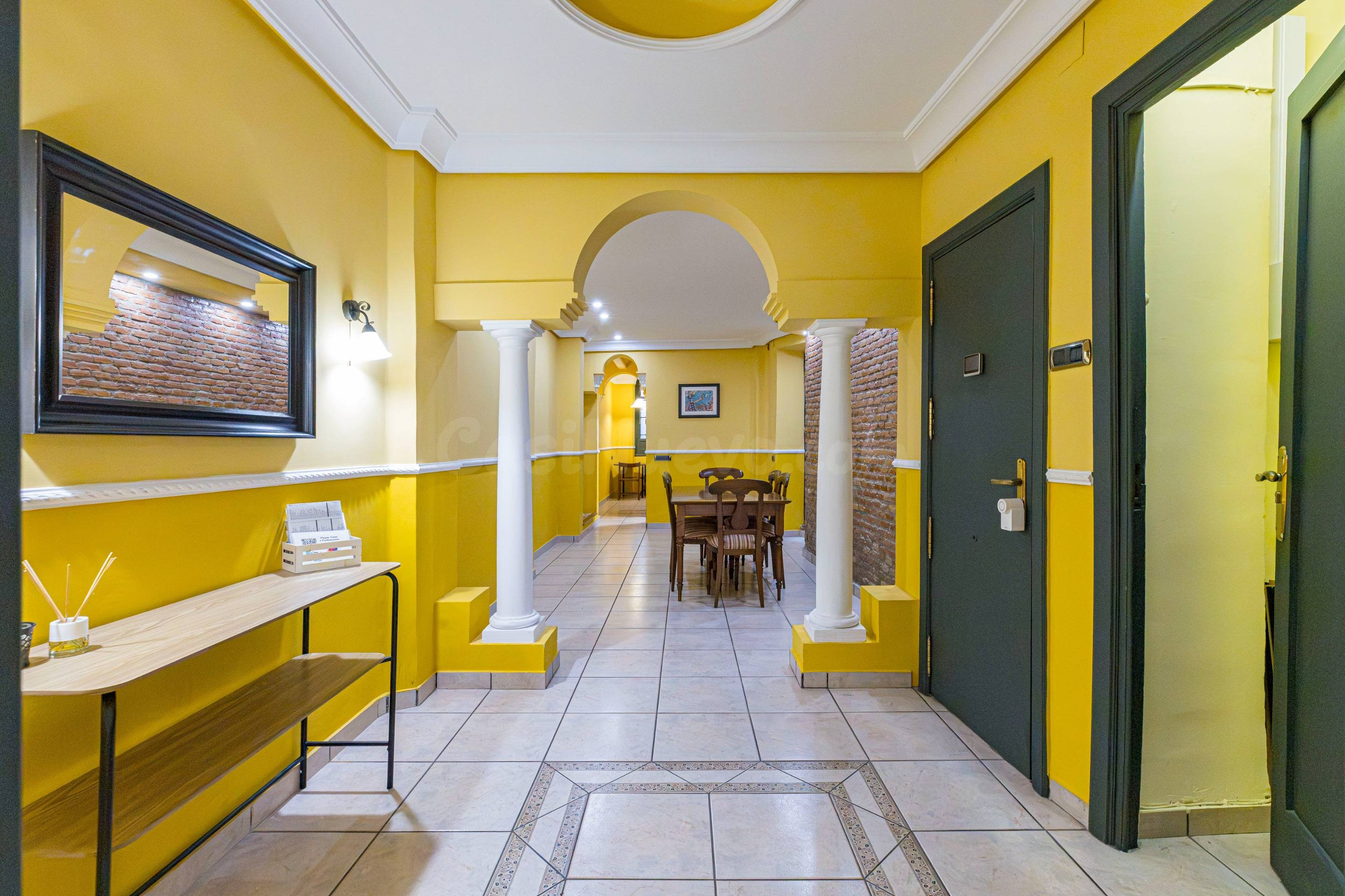 Exclusiva vivienda en Andrés Baquero con licencia turística - foto 4