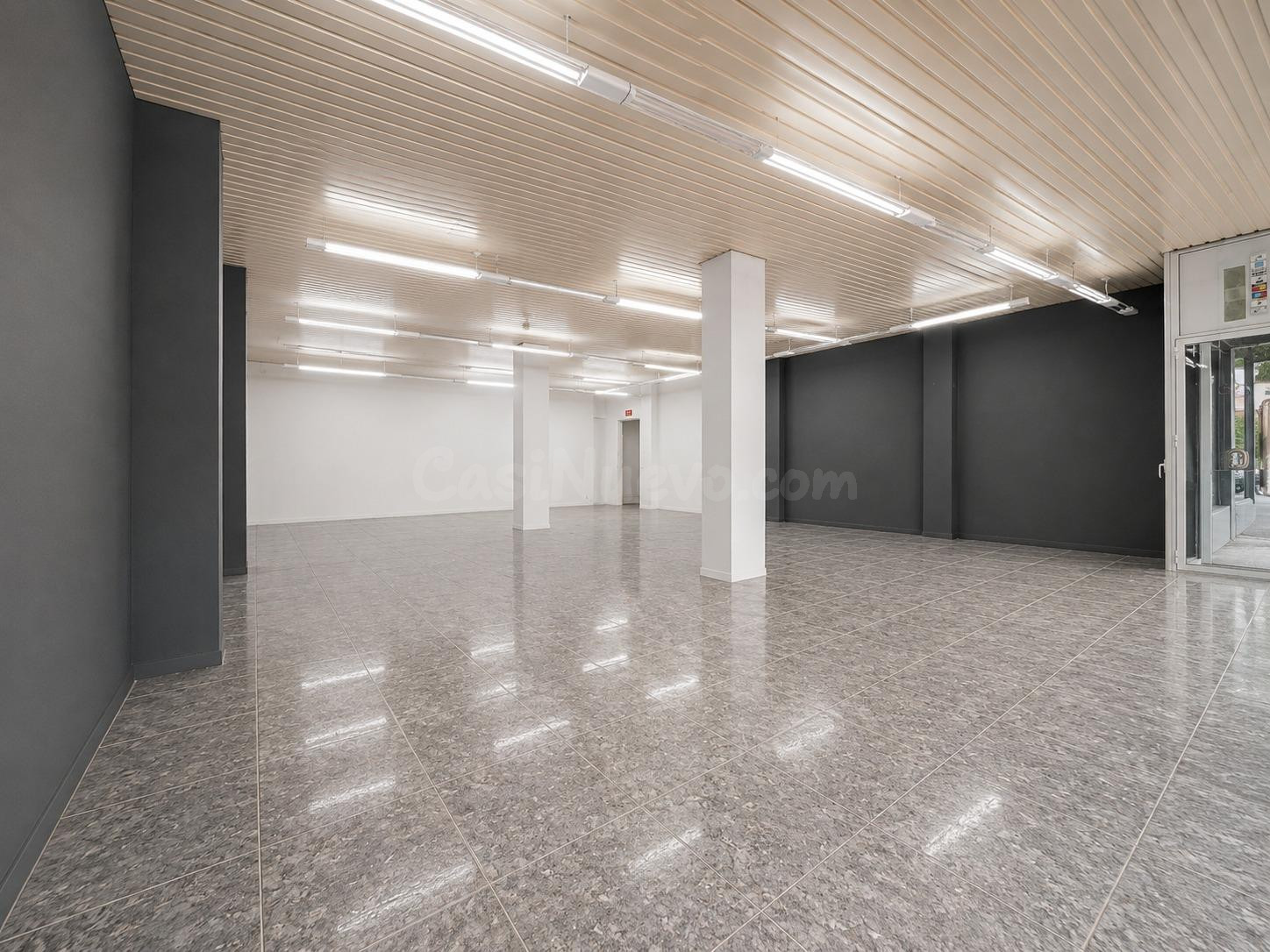 Local comercial con gran visibilidad en Reu - foto 2