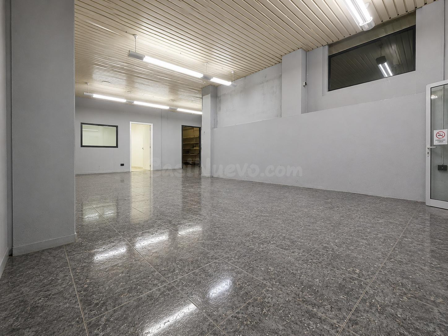 Local comercial con gran visibilidad en Reu - foto 4