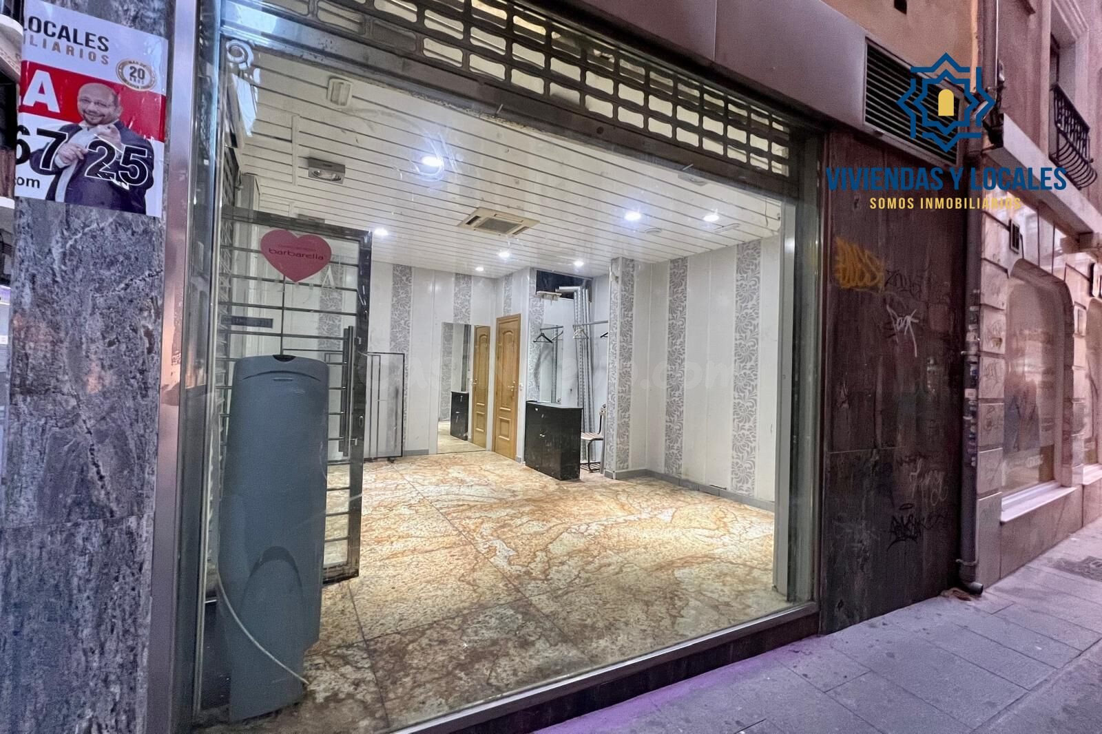 Local en pleno centro de Granada, a espalda de calle Mesones - foto 4