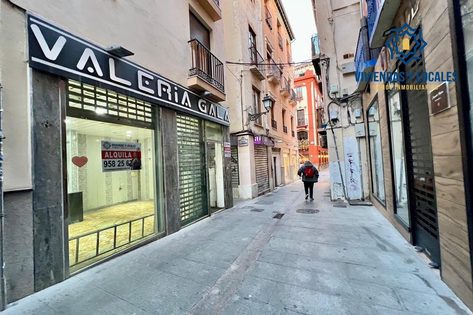 Local en pleno centro de Granada, a espalda de calle Mesones - foto 5