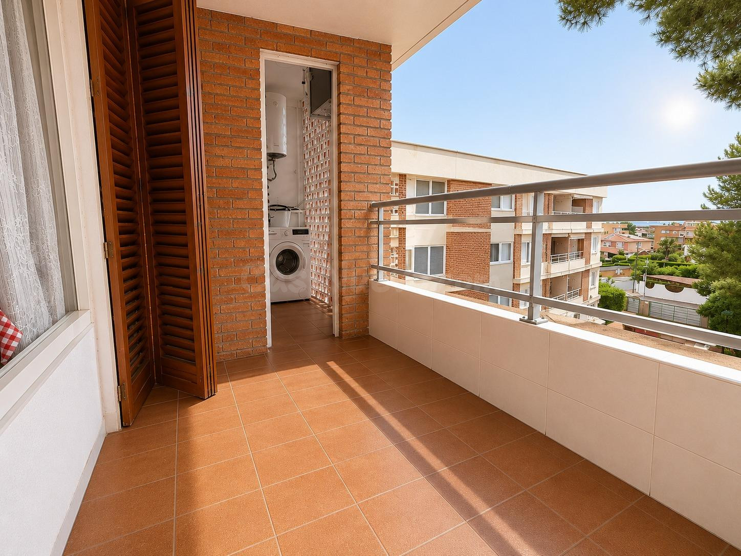 Tu piso junto al mar en Salou con gran terraza - foto 2