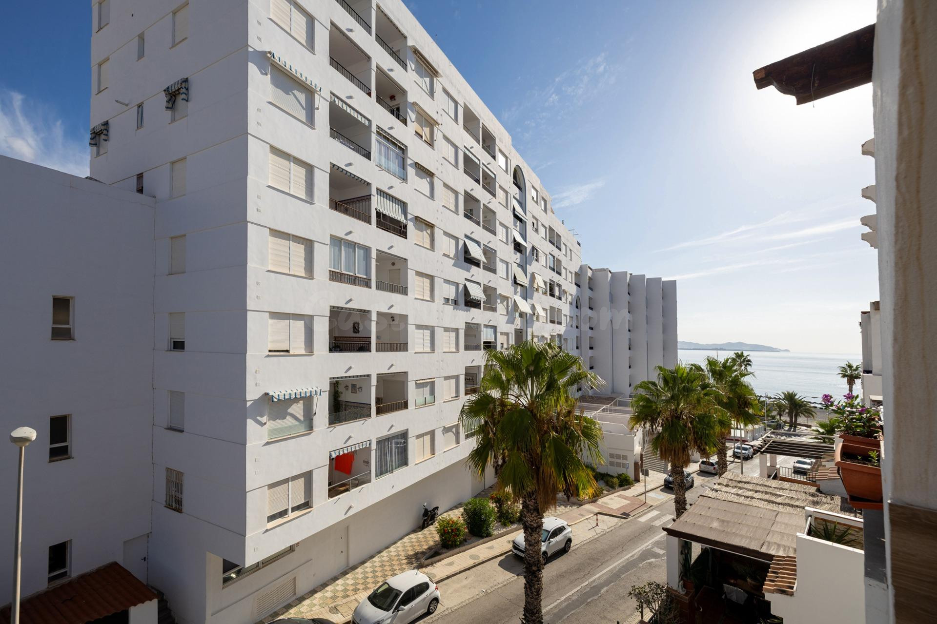 Dúplex de 4 dormitorios con vistas al mar, terraza y piscina