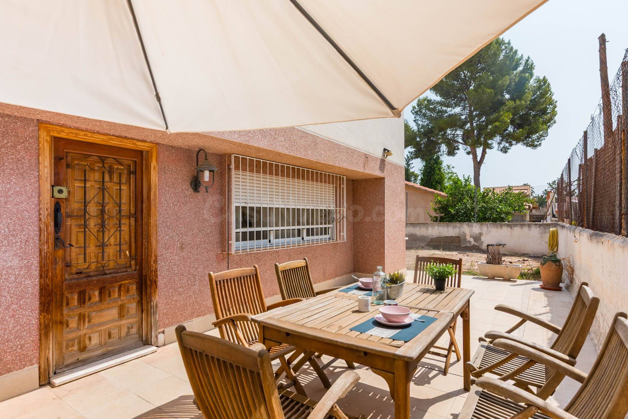 Chalet independiente en Urbanización parque las palmeras en  - foto 4