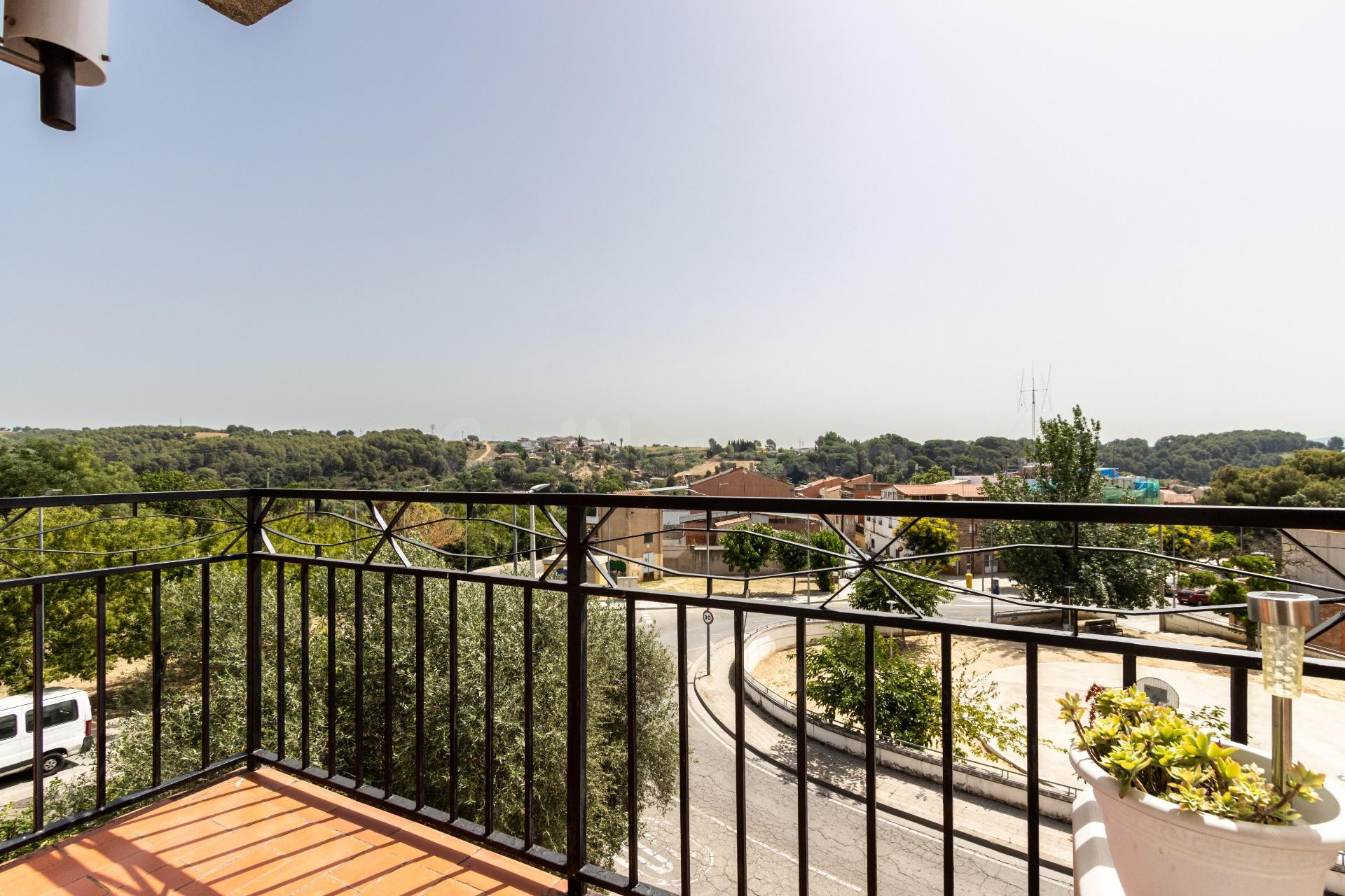 PISO DE 2 habitaciones CON BALCON EN POBLENOU