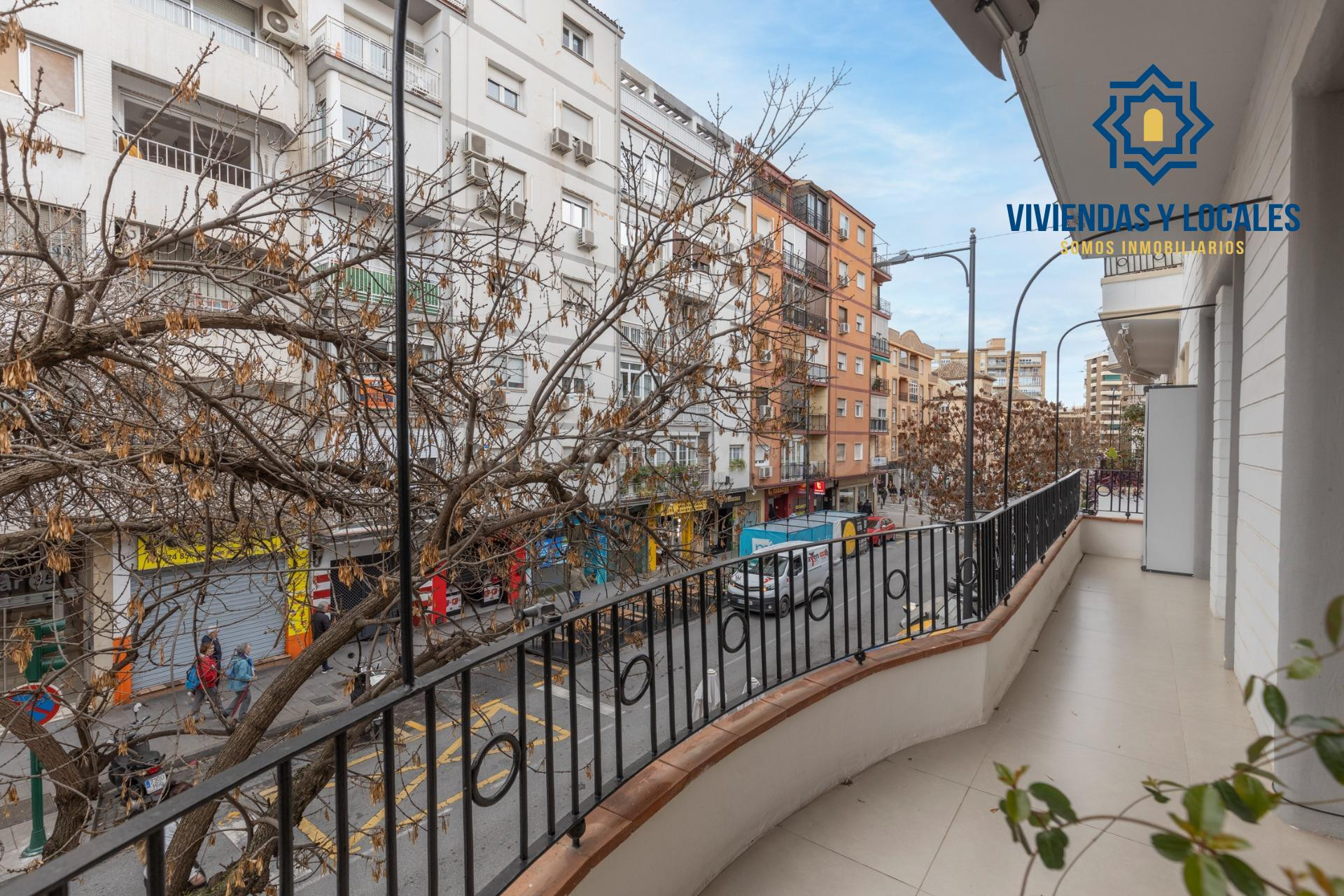 EXCLUSIVO PISO DE LUJO EN PLENO CENTRO DE GRANADA - foto 2
