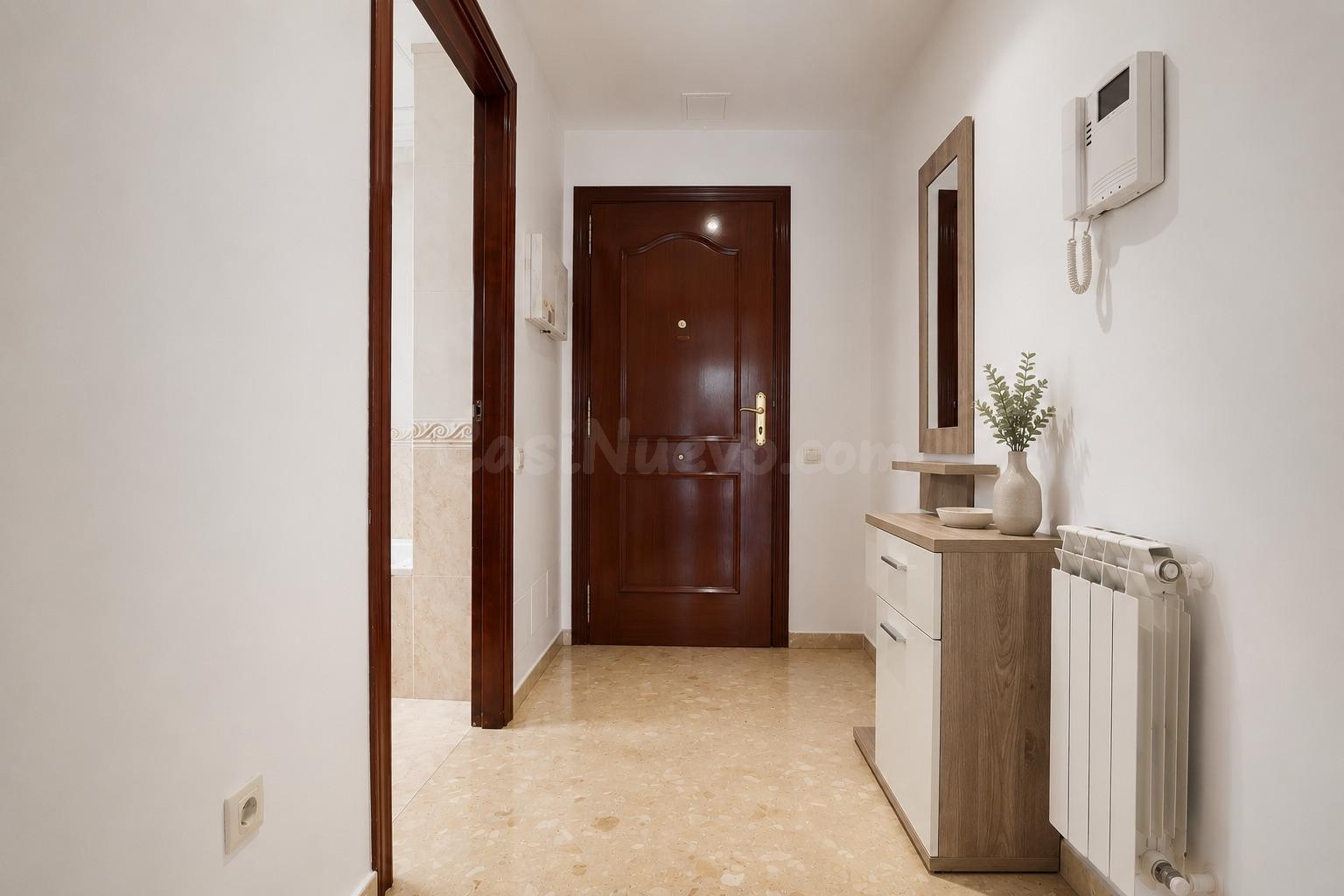 Piso luminoso con balcón en una de las mejores zonas de Tarr - foto 5