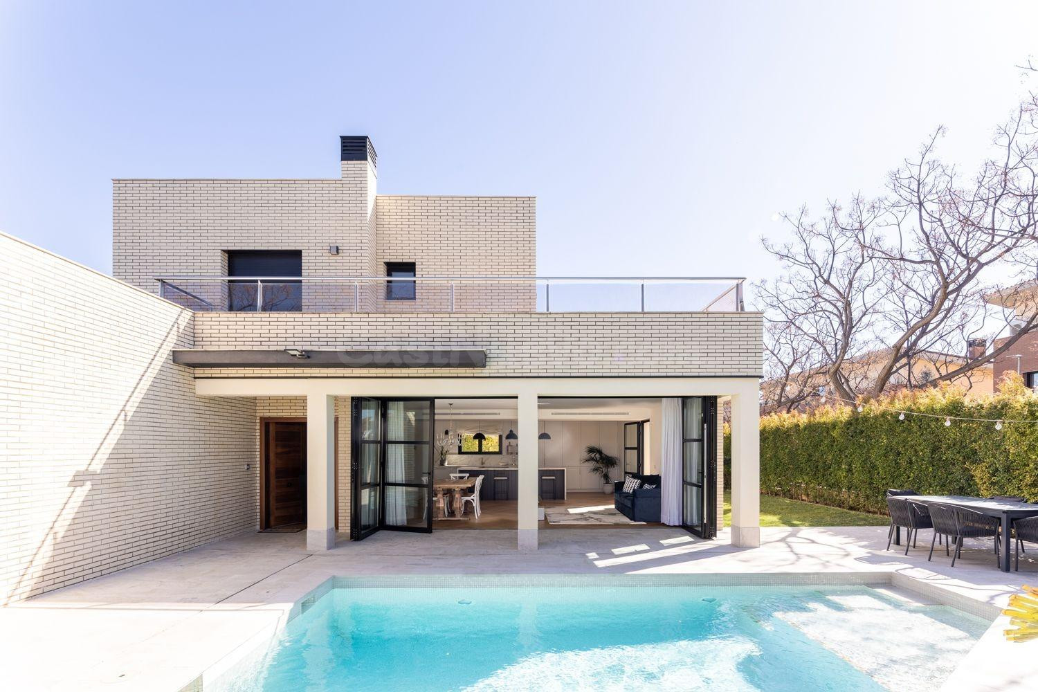 Exclusiva villa con piscina y jardín privado en Vilafortuny 