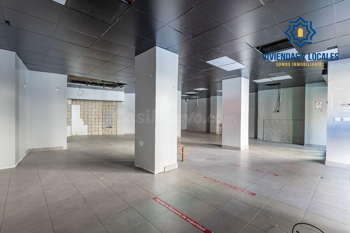 ¡Local en Acera del Darro frente al Corte Inglés! - foto 4