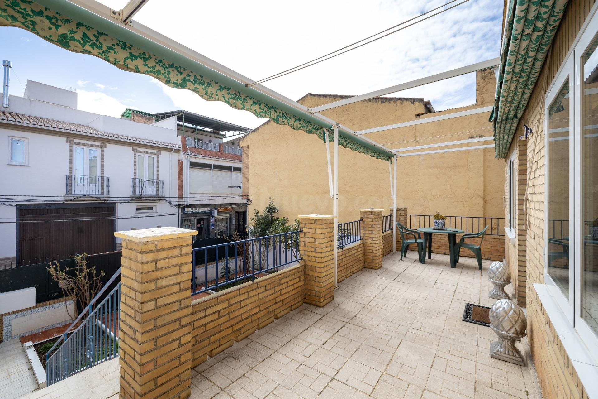 CASA EN PLENO CENTRO DE ARMILLA - foto 5