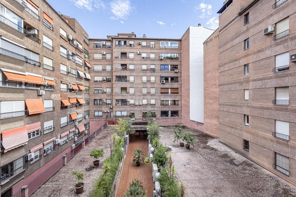 PISO EN SÓCRATES - GRANADA - foto 3