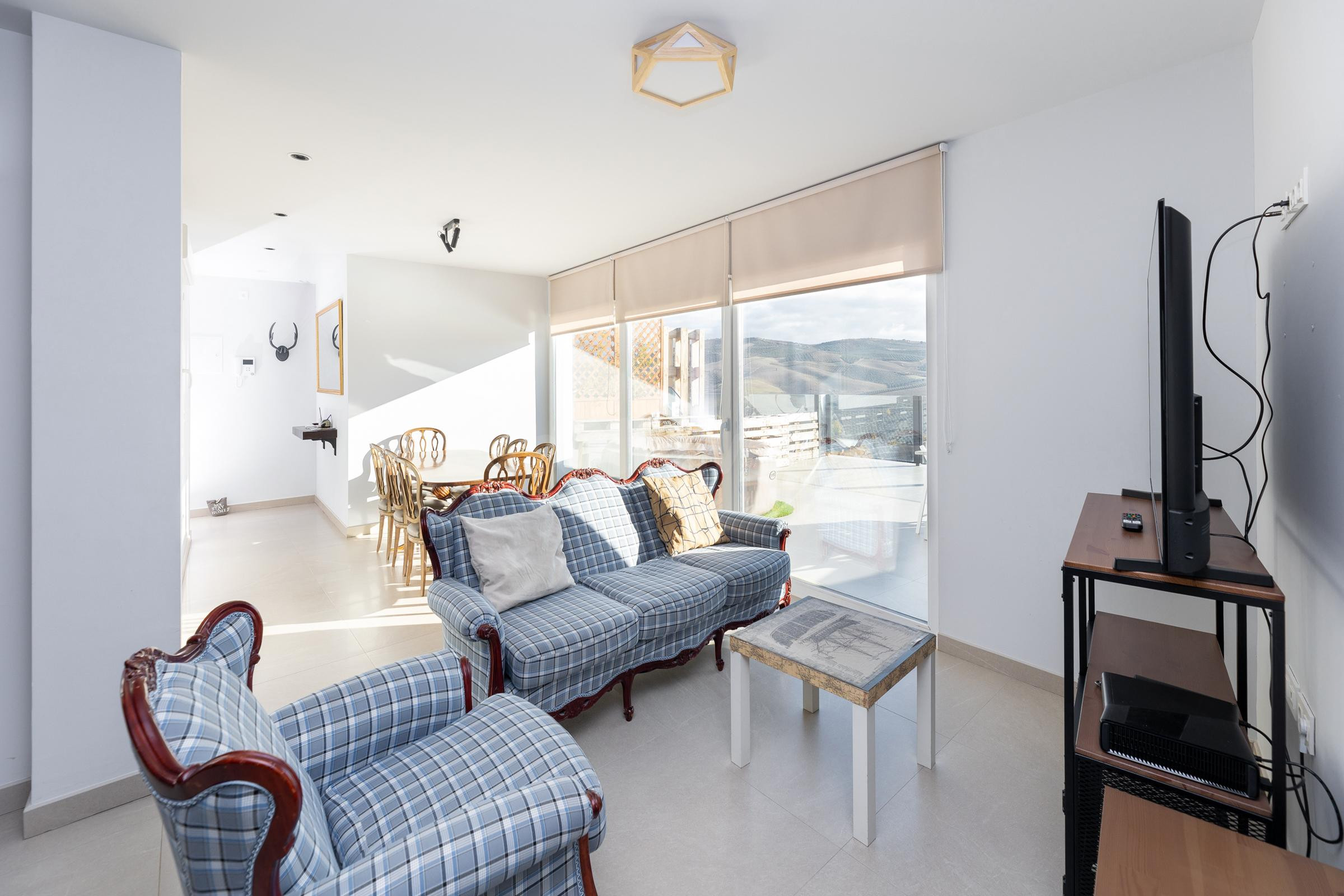 ESPECTACULAR ATICO CON TERRAZA Y MARAVILLOSAS VISTAS EN ALHA - foto 4