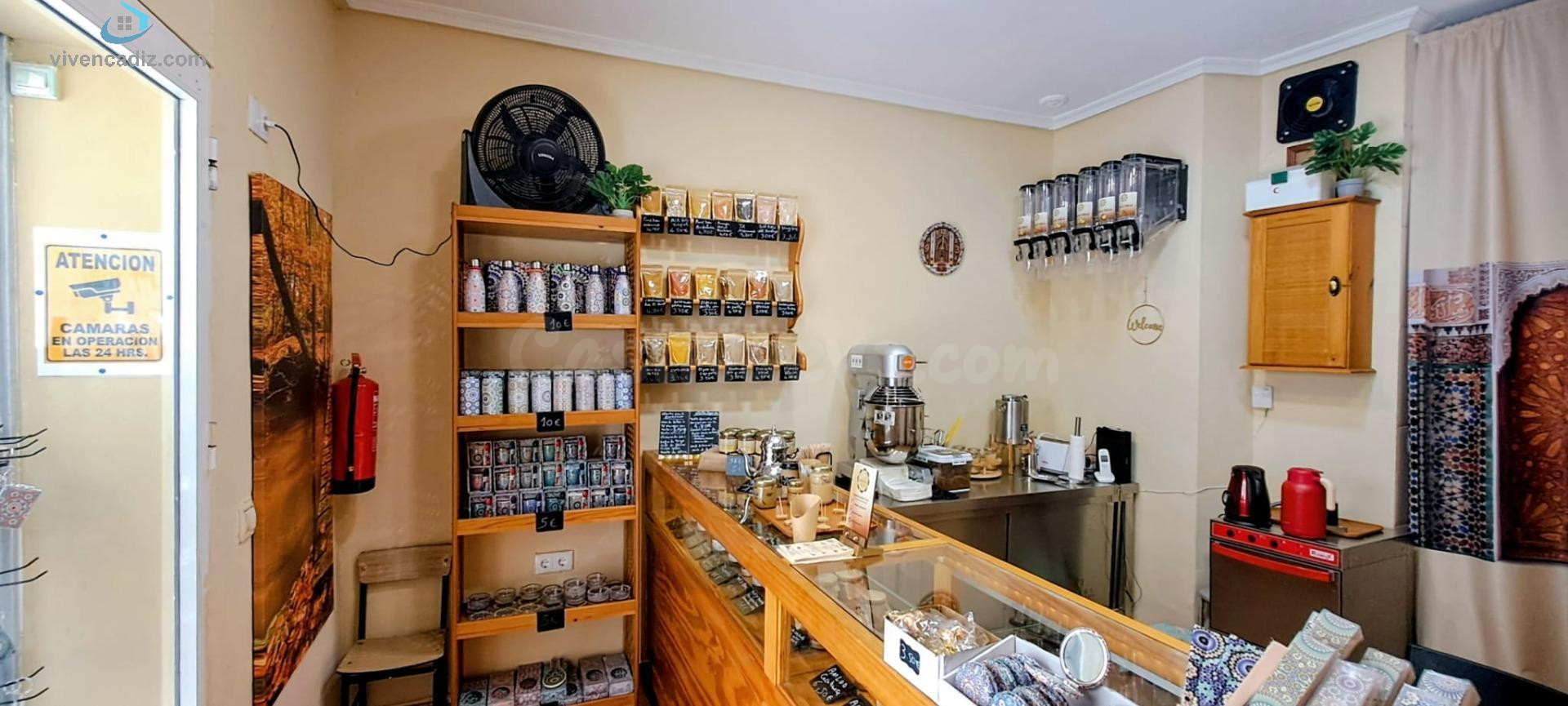 LOCAL COMERCIAL EN VENTA O ALQUILER EN PLENO CENTRO DE CÁDIZ - foto 4
