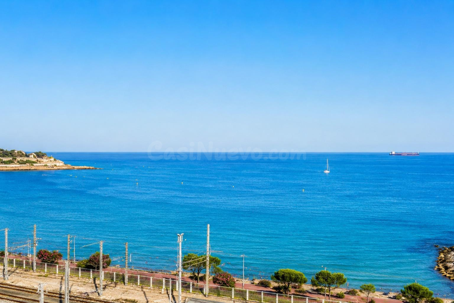 Piso reformado de 3 habitaciones a pocos minutos de la playa - foto 3
