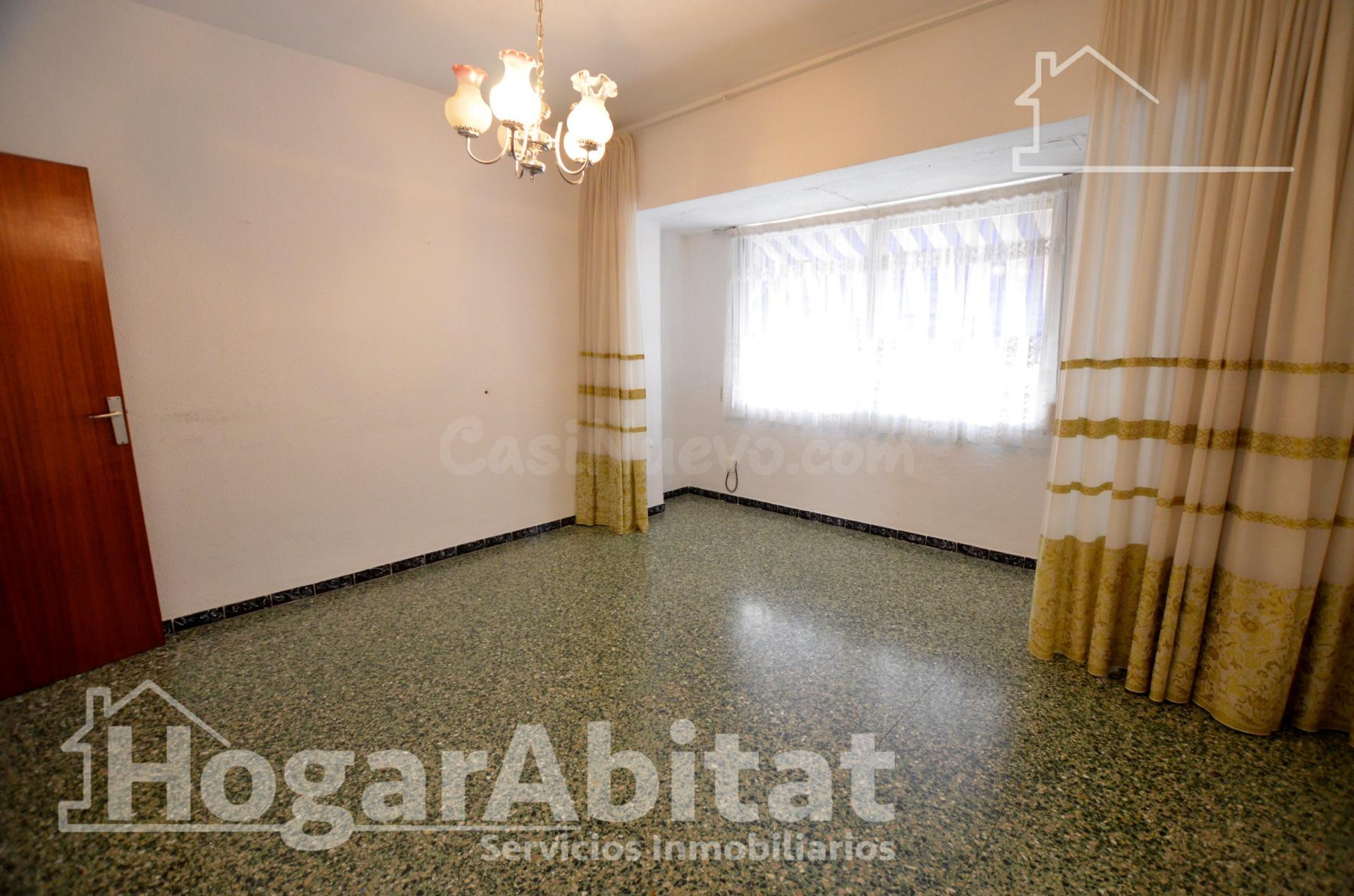 AMPLIO PISO CON TERRAZA CERCA DEL CENTRO - foto 4