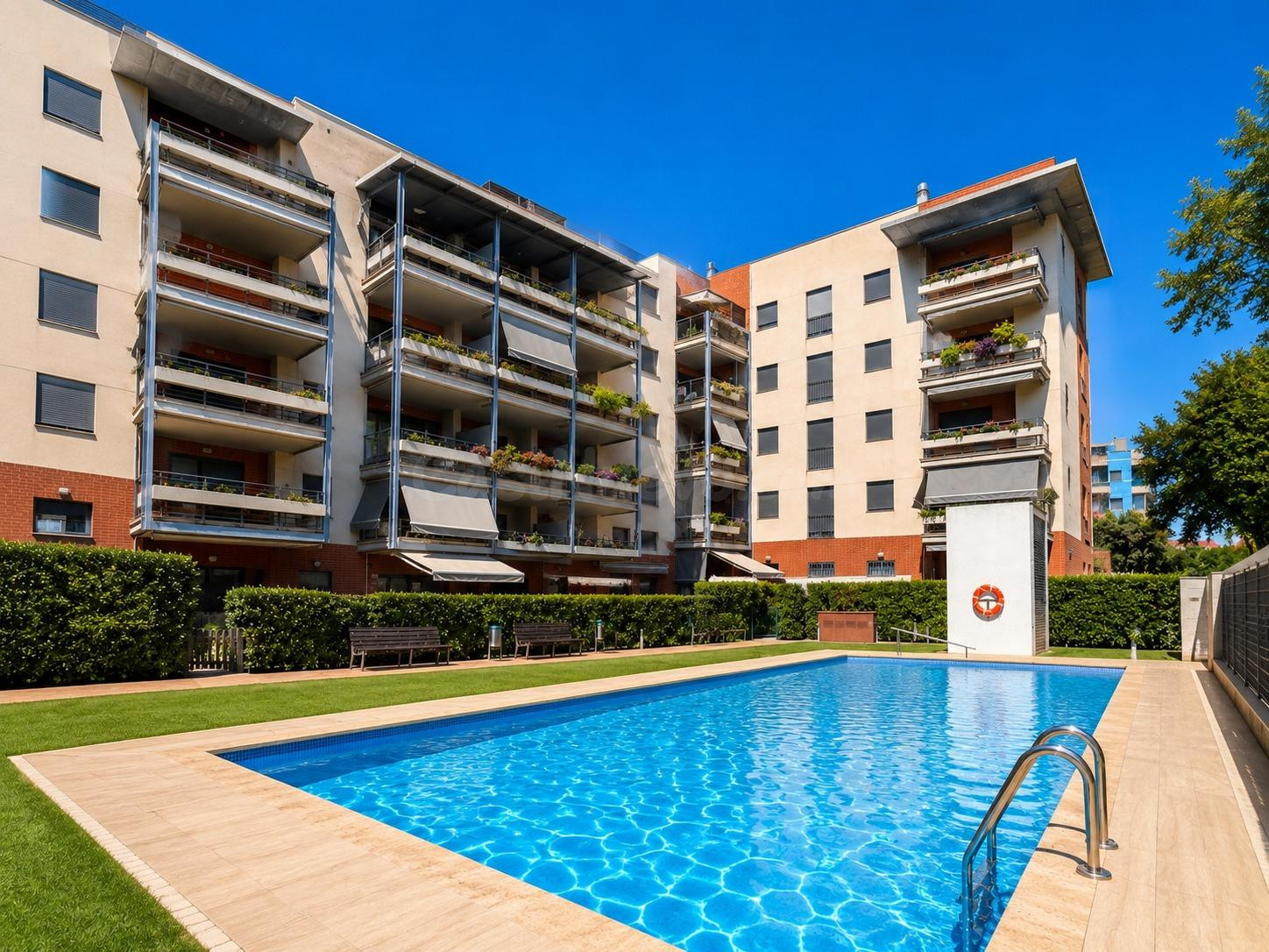 Magnífico piso en Cambrils seminuevo con parking, trastero, piscina y gimnasio