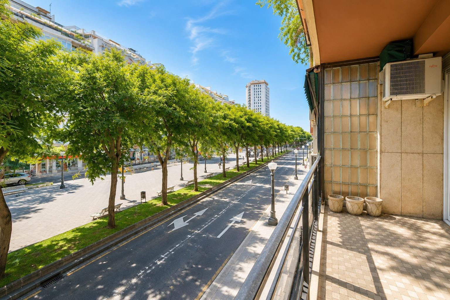 Una oportunidad única para vivir la Rambla Nova como siempre - foto 2