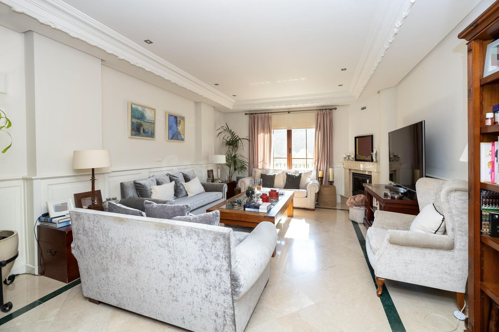 ESPECTACULAR CASA ADOSADA CON PISCINA INDEPENDIENTE - foto 4