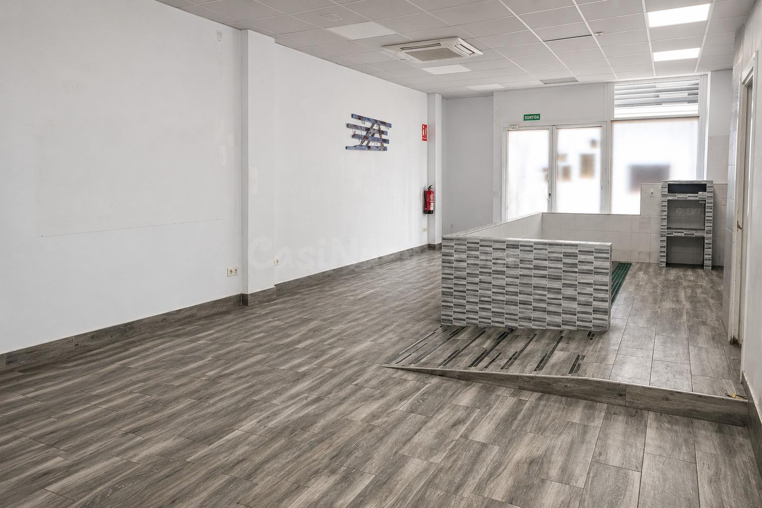 Local comercial listo para emprender en Montbrió del Camp - foto 5