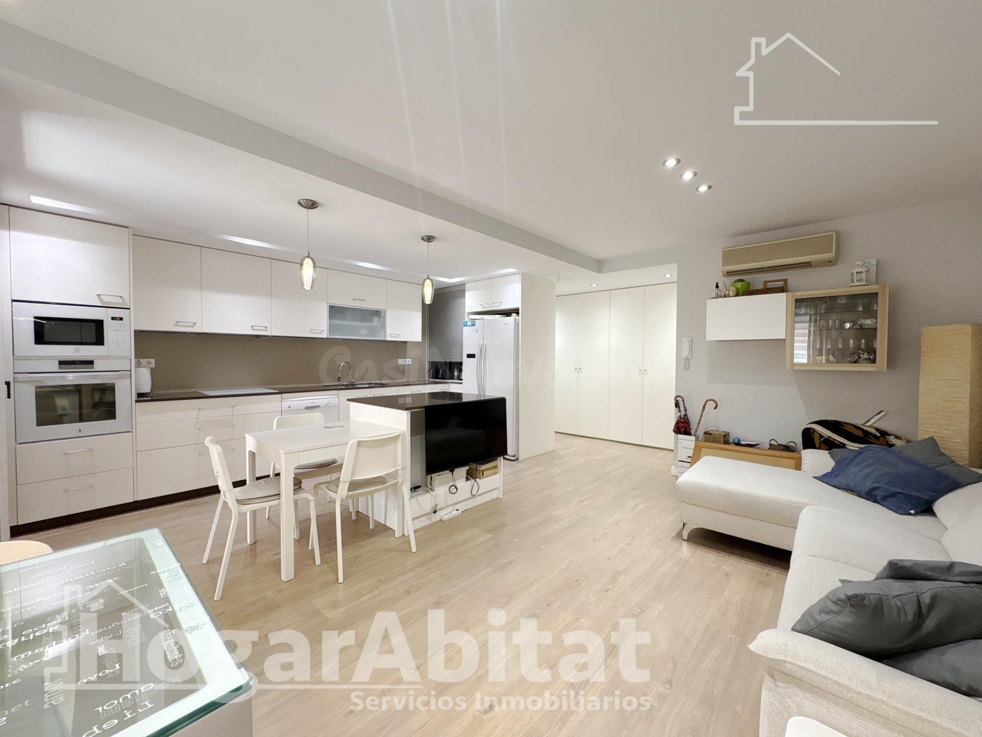 PRECIOSO REFORMADO CON BALCÓN Y ASCENSOR - foto 2