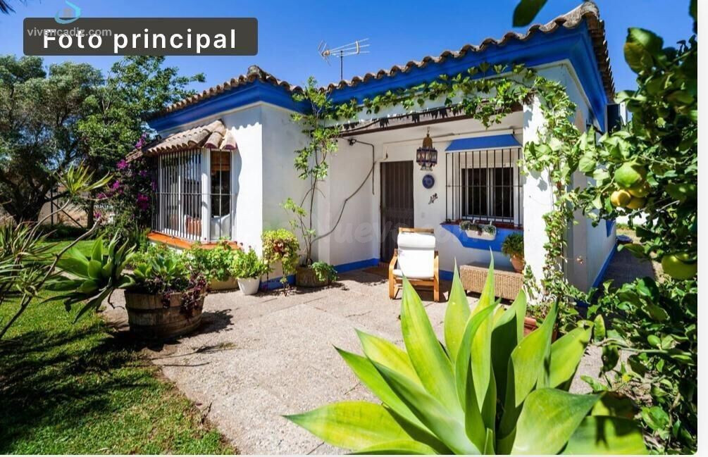 Encantador Chalet en Chiclana de la Frontera por solo €270,000