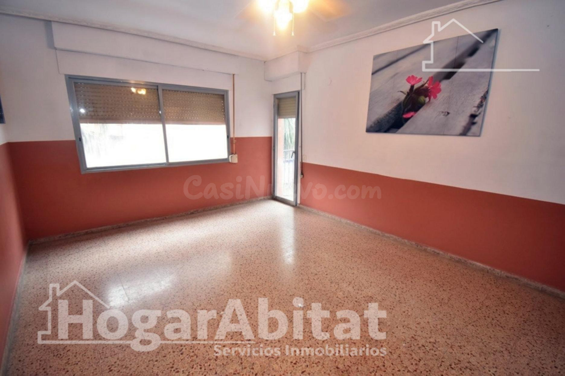 ¡AMPLITUD Y LUZ RAUDAL! CON BALCÓN Y GRAN PATIO