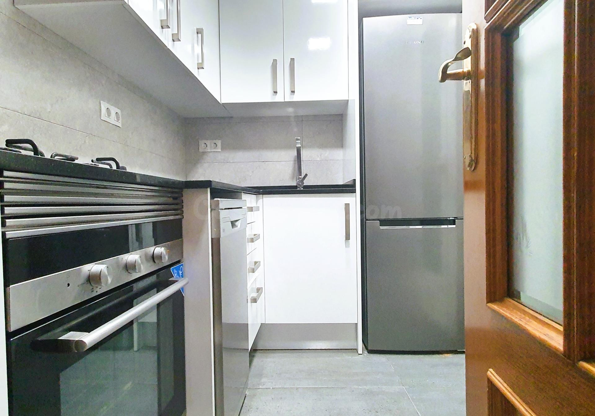 PARA ENTRAR A VIVIR!!! 3 habitaciones EN Pº ALMOGÁVARES. - foto 3