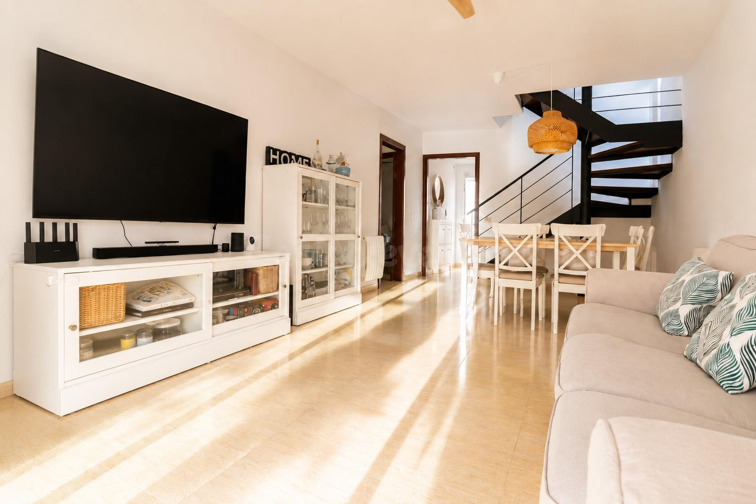 Casa con piscina comunitaria, solárium y placas solares en M - foto 3