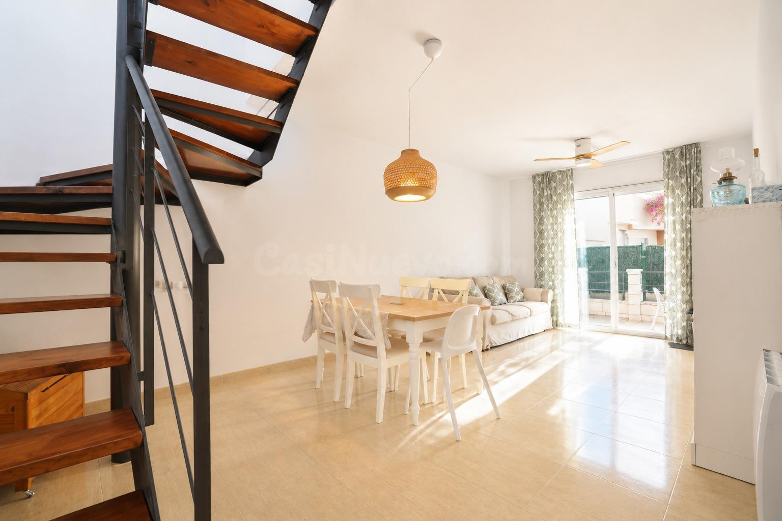 Casa con piscina comunitaria, solárium y placas solares en M - foto 4