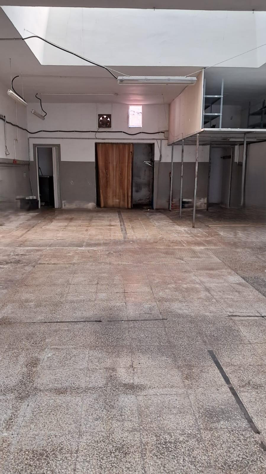 NAVE 125 m2 A PIE DE CALLE, CON OFICINA. - foto 3