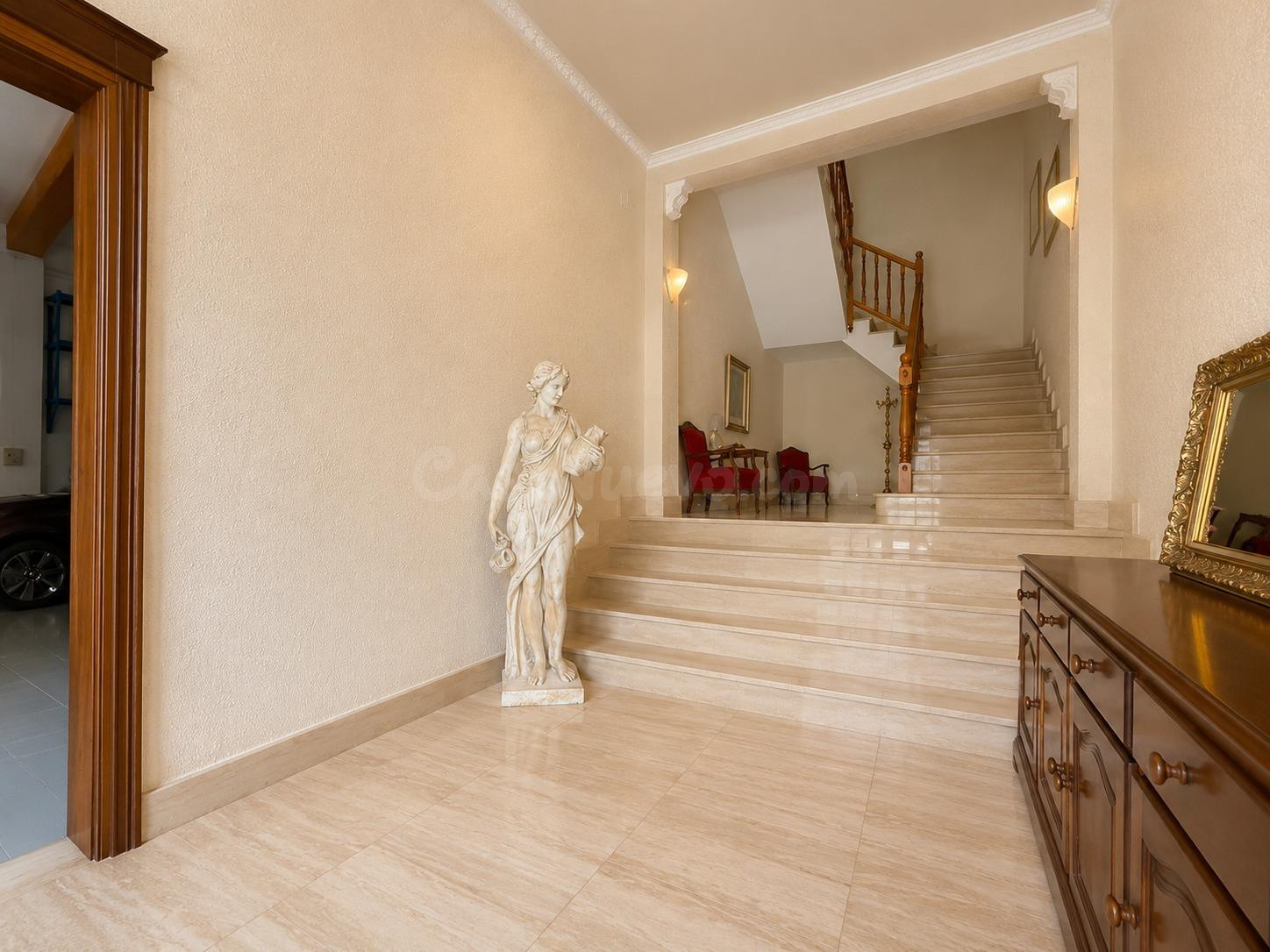Exclusiva casa de 5 habitaciones con múltiples espacios en M - foto 4