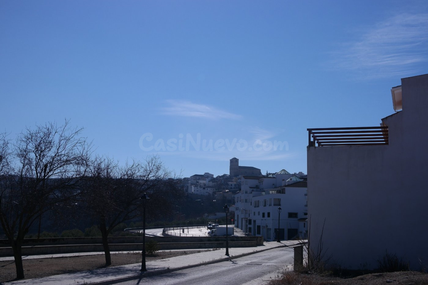 Inmejorable terreno con 2 frentes para la casa de tus sueños - foto 2