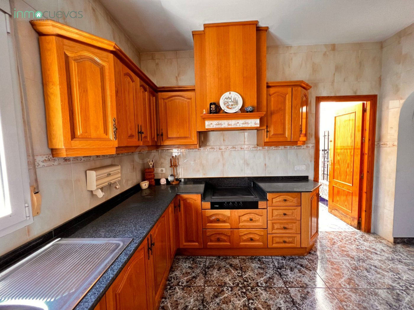 CASA DE GRANDES DIMENSIONES