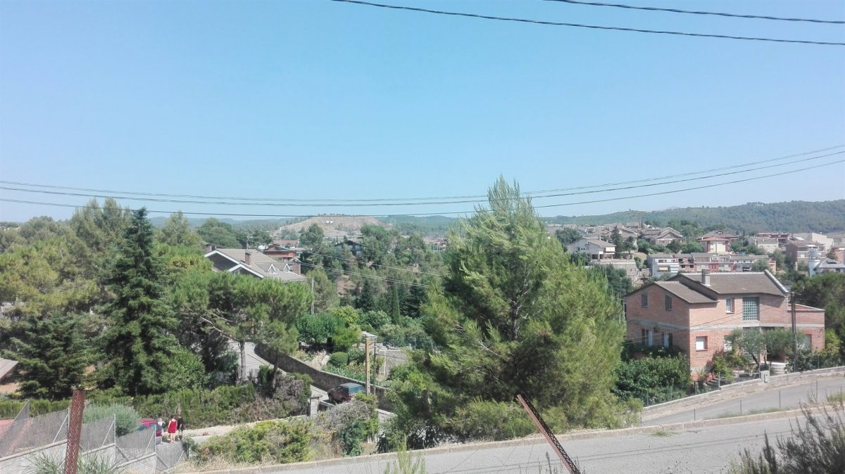 TERRENO EDIFICABLE EN NAVARCLES - foto 5
